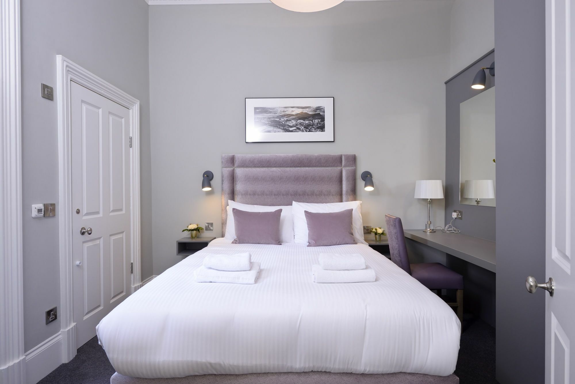 Destiny Scotland Apartments At West End - Princes Street Edinburgh Bagian luar foto
